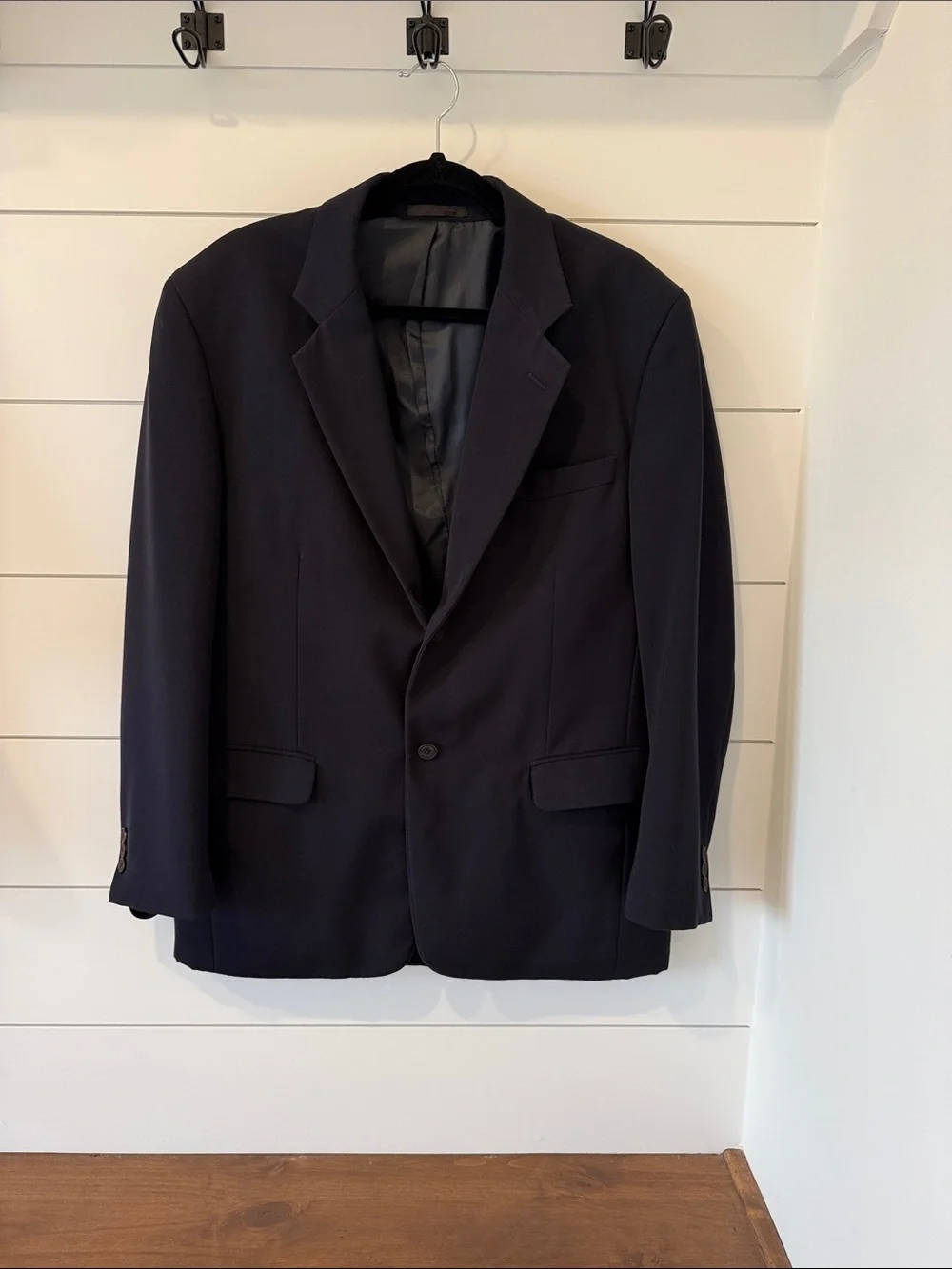 Men's Navy Single-Breasted Blazer - Classic Tailored Style 40R